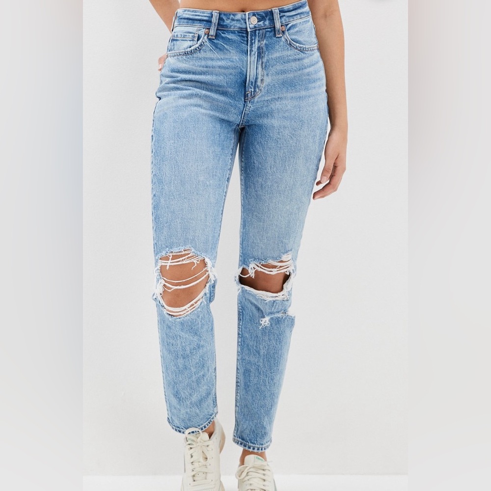 AE Strigid Ripped Mom Jeans